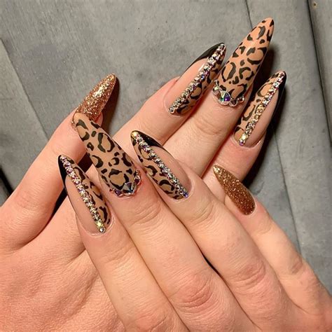 cheetah print nails.